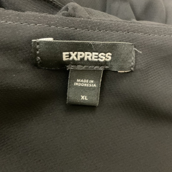 EXPRESS Ruffled Top - Picture 3 of 4